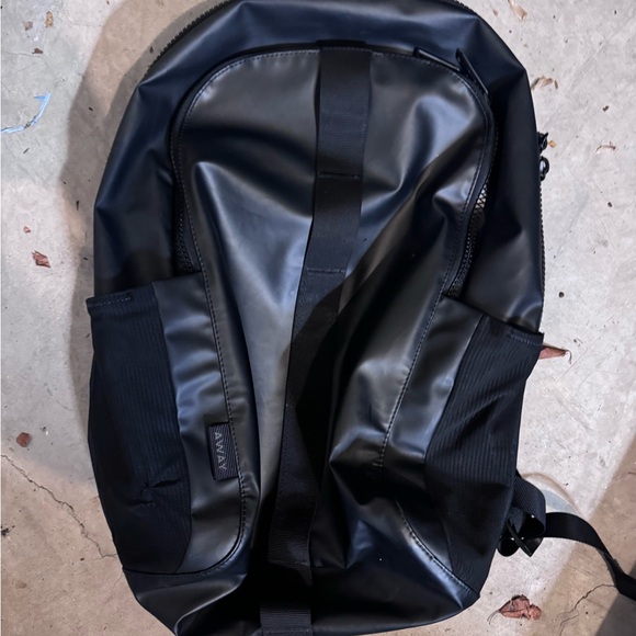 Away Outdoor Backpack 26L - Picture 1 of 5